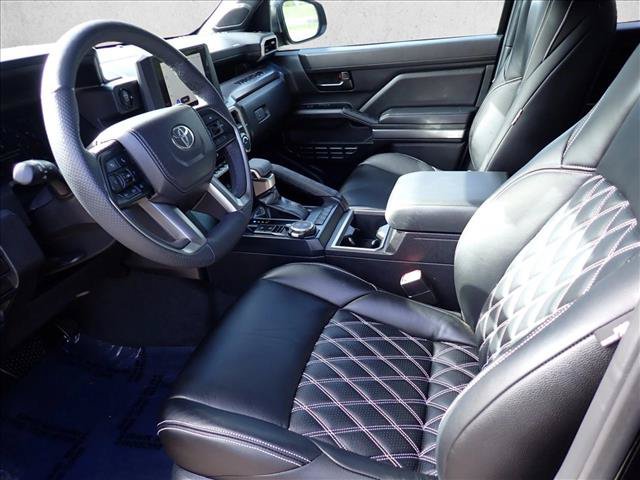 Certified 2025 Toyota Tacoma SR5 AWD/4WD image 11