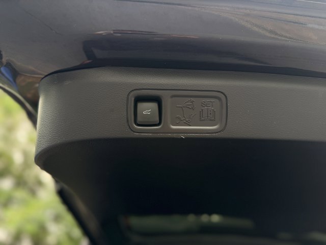 Used 2023 Ford Expedition Limited AWD/4WD image 49