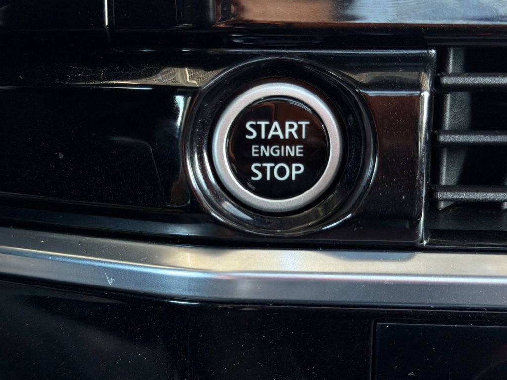 Used 2023 Nissan Pathfinder Platinum FWD image 23