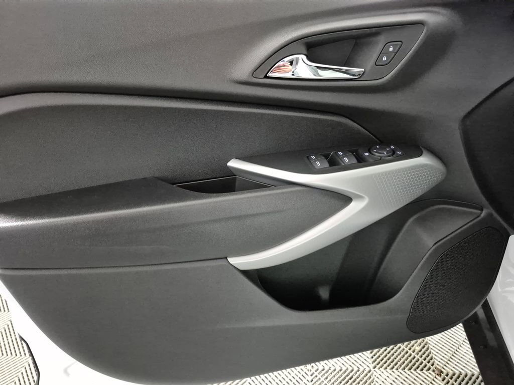 New 2026 Chevrolet Trax RS image 13