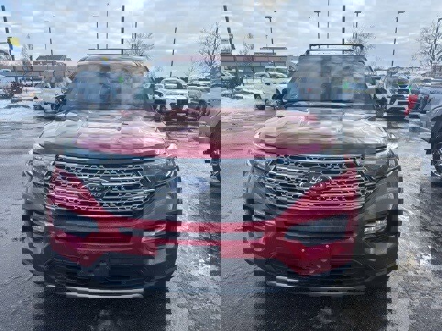 Used 2022 Ford Explorer Limited w/ Equipment Group 301A image 2