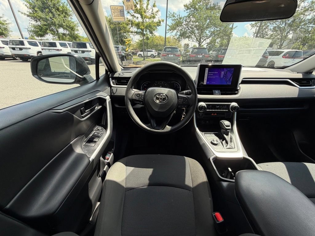 Used 2025 Toyota RAV4 LE AWD/4WD image 19