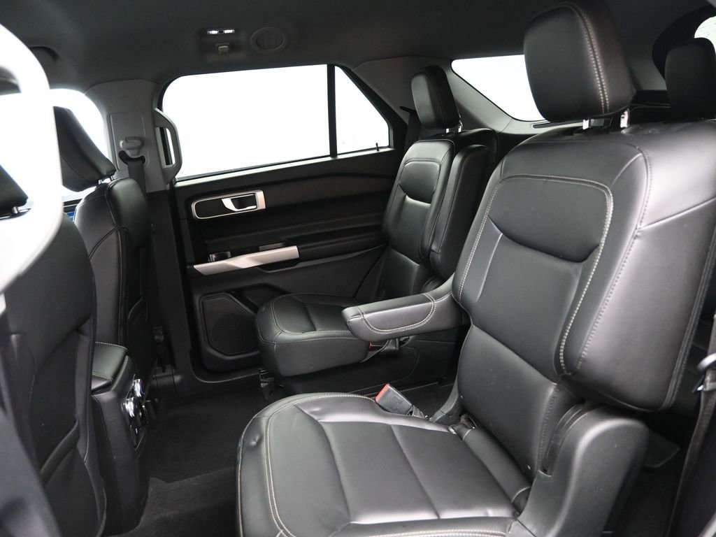 Used 2022 Ford Explorer XLT w/ Equipment Group 202A image 26
