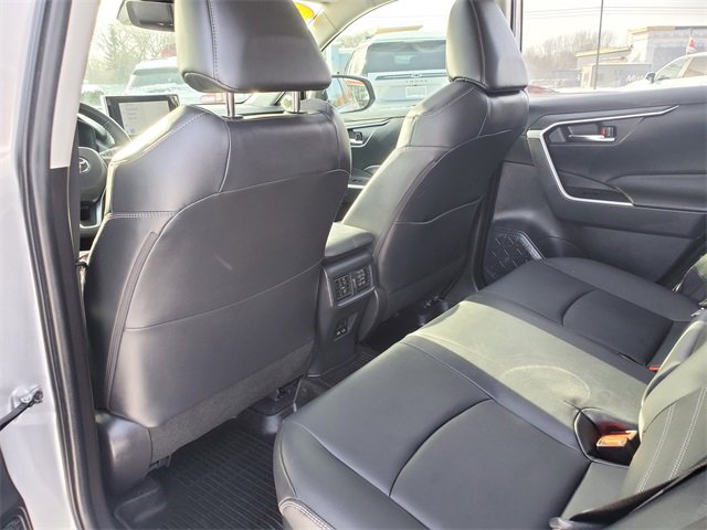 Used 2023 Toyota RAV4 XLE Premium image 9