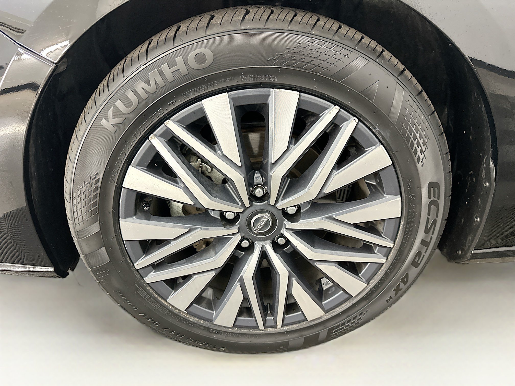 Used 2025 Nissan Altima 2.5 SV FWD image 34