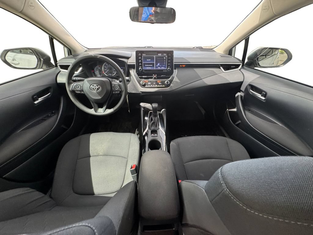Used 2021 Toyota Corolla LE FWD image 11