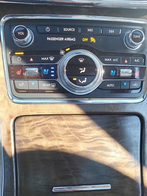 Used 2018 Lincoln Continental Reserve AWD/4WD image 11
