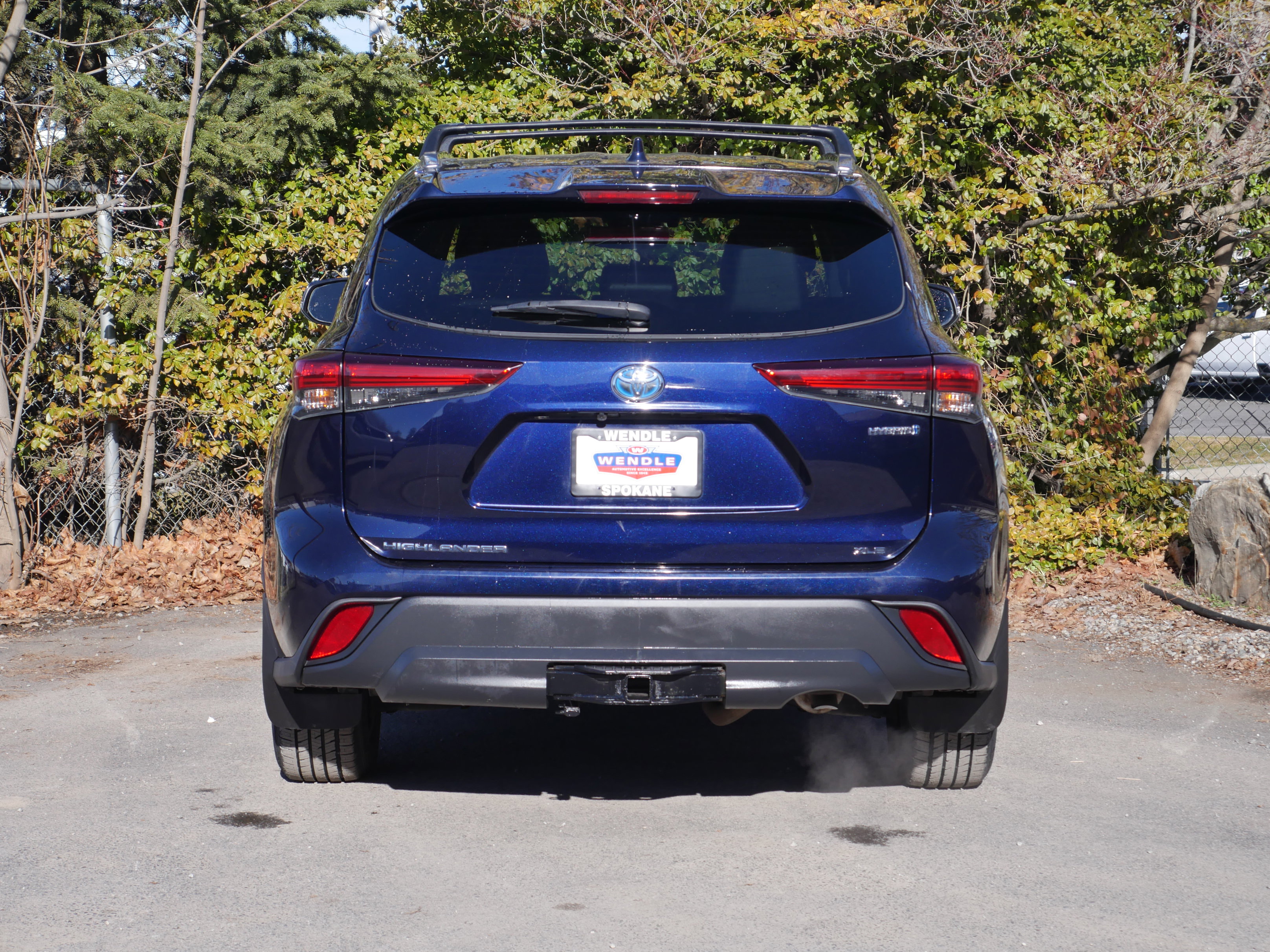 Used 2020 Toyota Highlander XLE AWD/4WD image 24