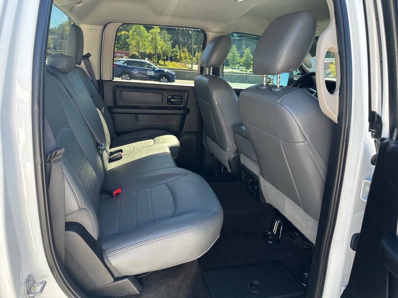 Used 2017 RAM 2500 Tradesman w/ Chrome Appearance Group AWD/4WD image 12