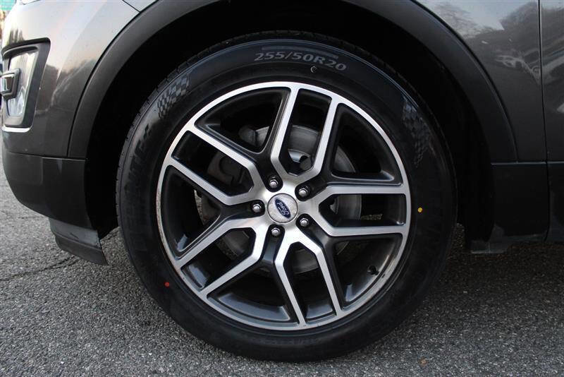 Used 2017 Ford Explorer Sport w/ Equipment Group 401A image 9