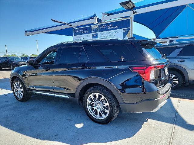 Certified 2025 Ford Explorer Platinum image 2