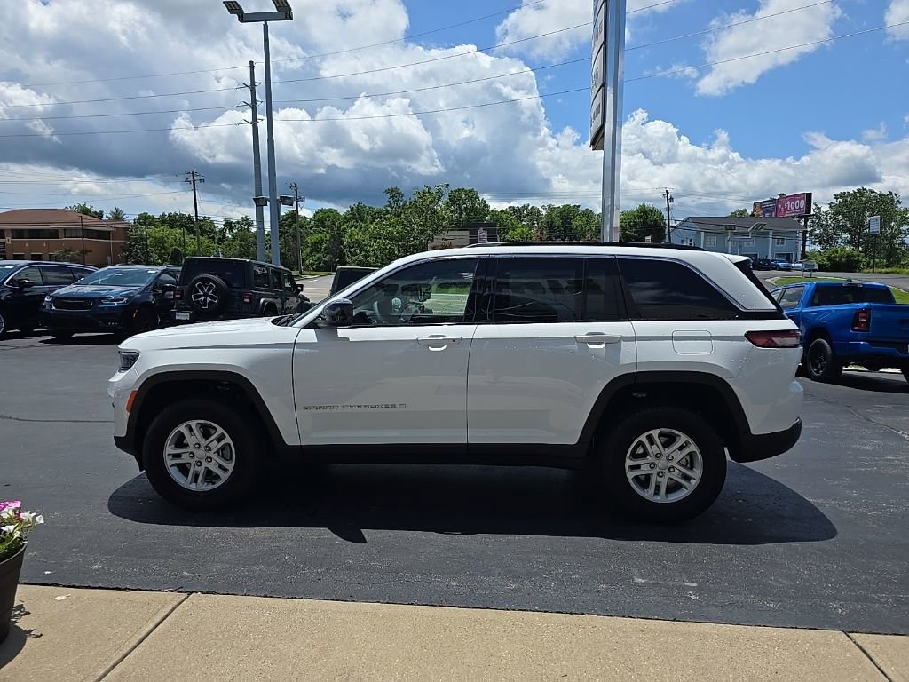 New 2025 Jeep Grand Cherokee Laredo w/ Luxury Tech Group I image 6