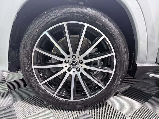 New 2026 Mercedes-Benz GLS 580 4MATIC image 8