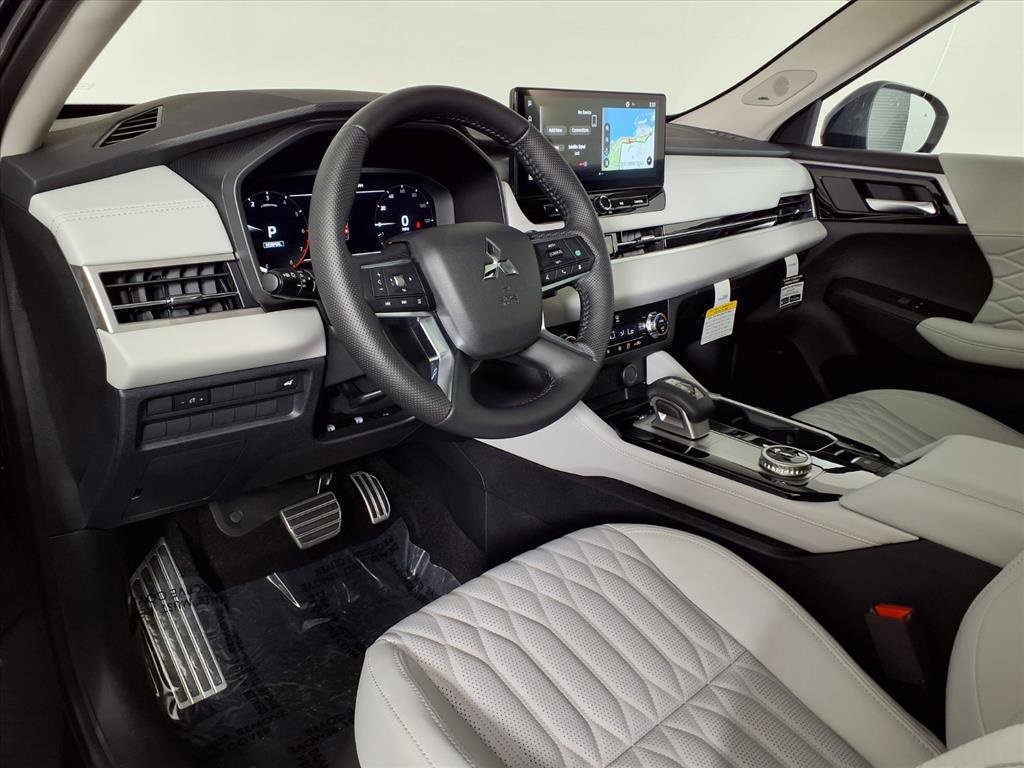 New 2025 Mitsubishi Outlander SEL image 15