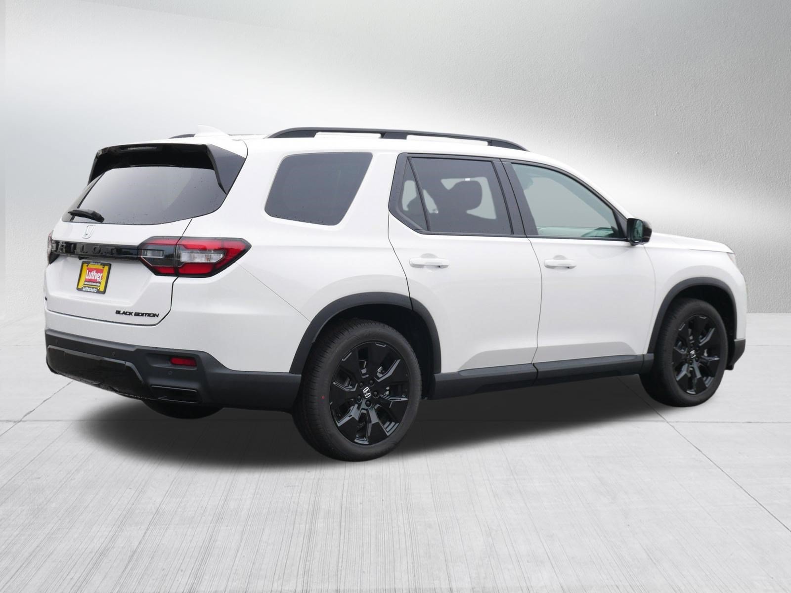 New 2026 Honda Pilot Black Edition image 7