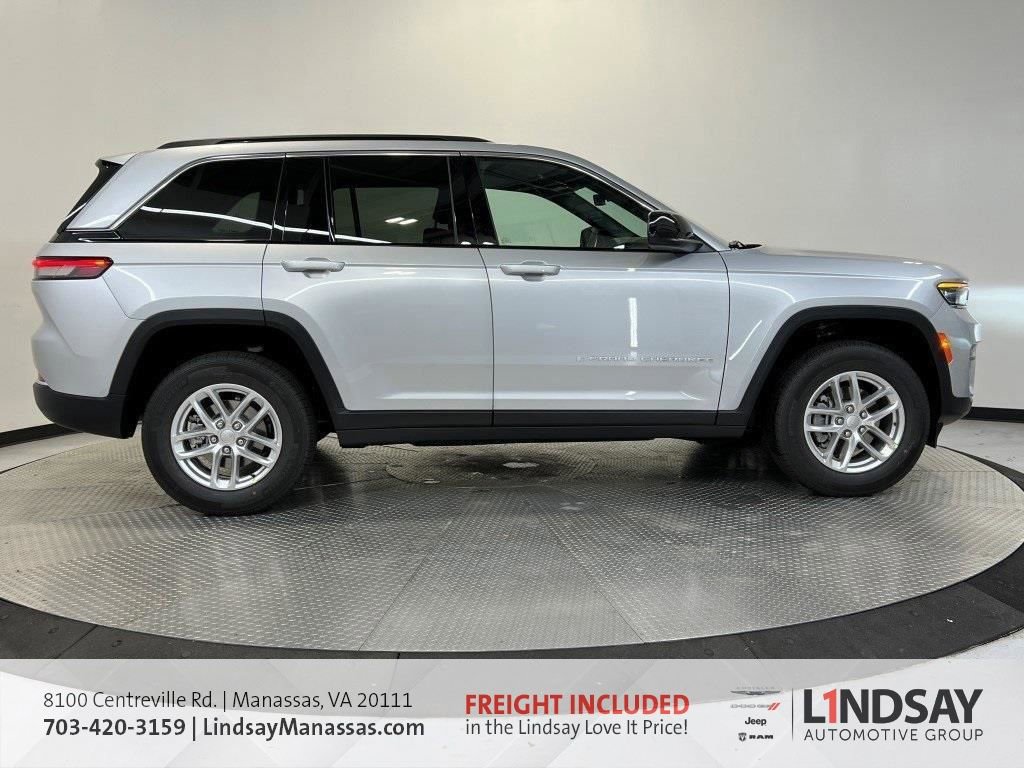 New 2025 Jeep Grand Cherokee Laredo w/ Luxury Tech Group I video 3