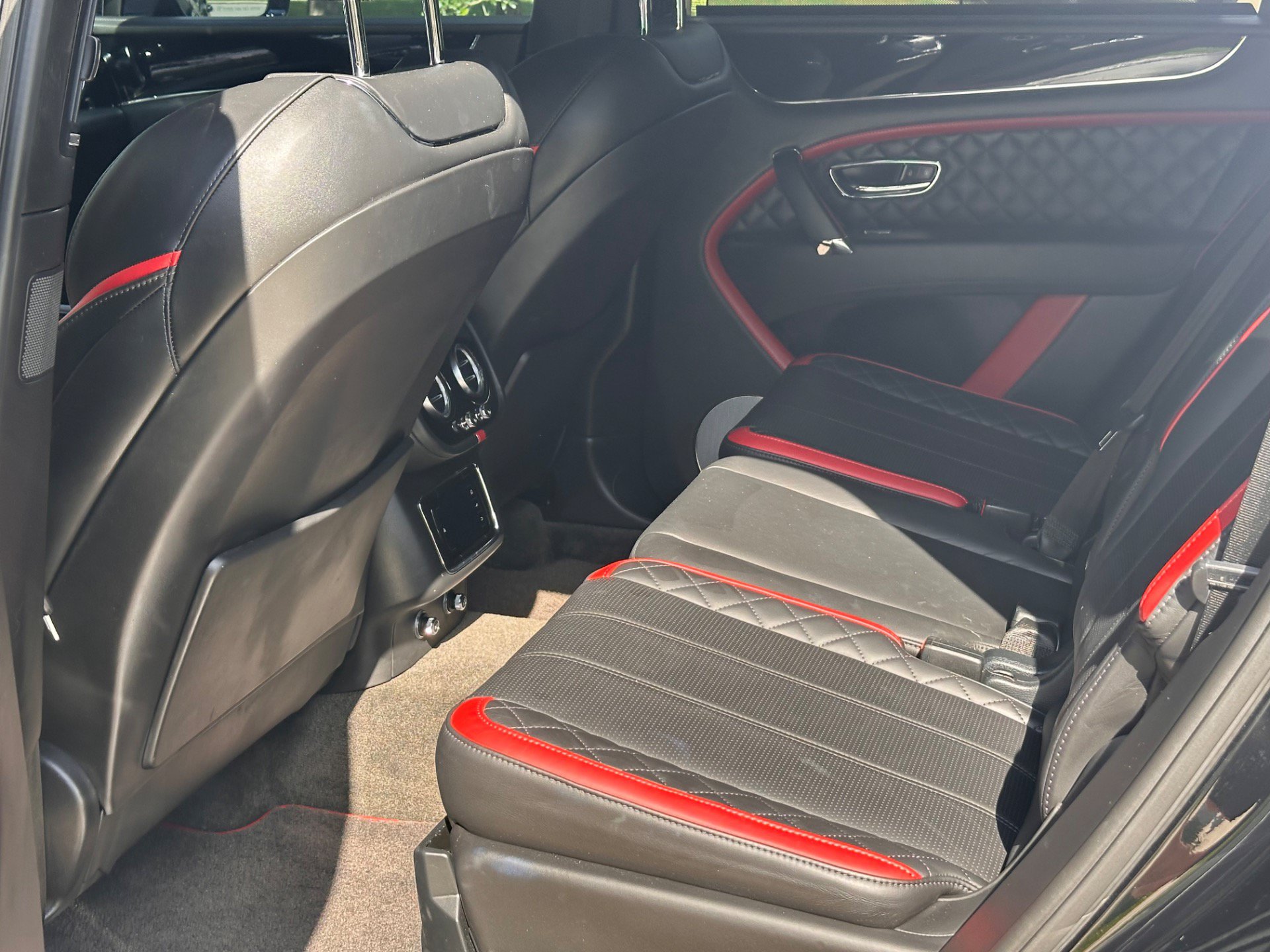 Used 2020 Bentley Bentayga Speed AWD/4WD image 17