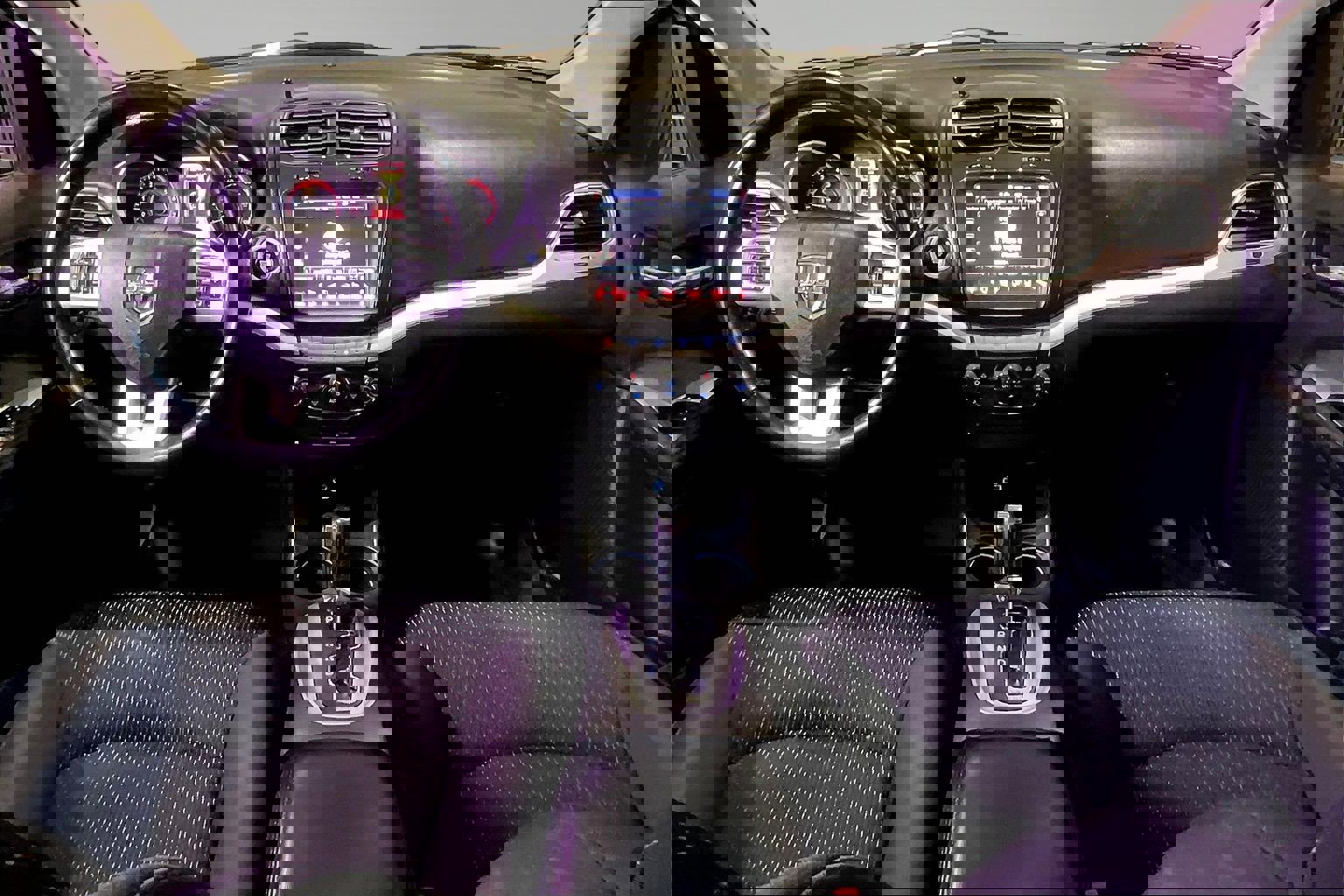 Used 2019 Dodge Journey SE FWD image 7