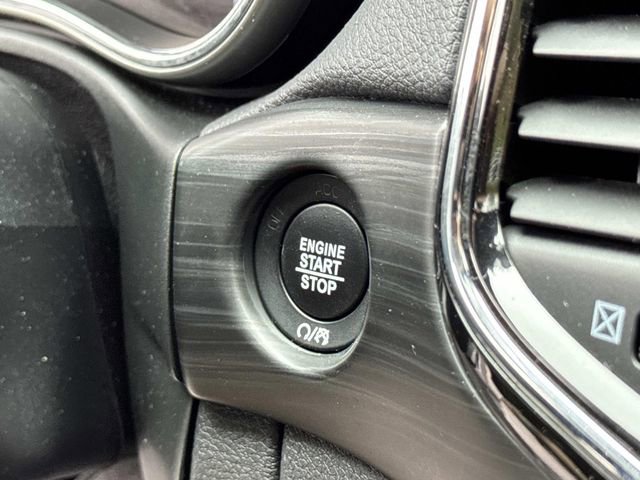 Used 2020 Jeep Grand Cherokee Altitude image 24