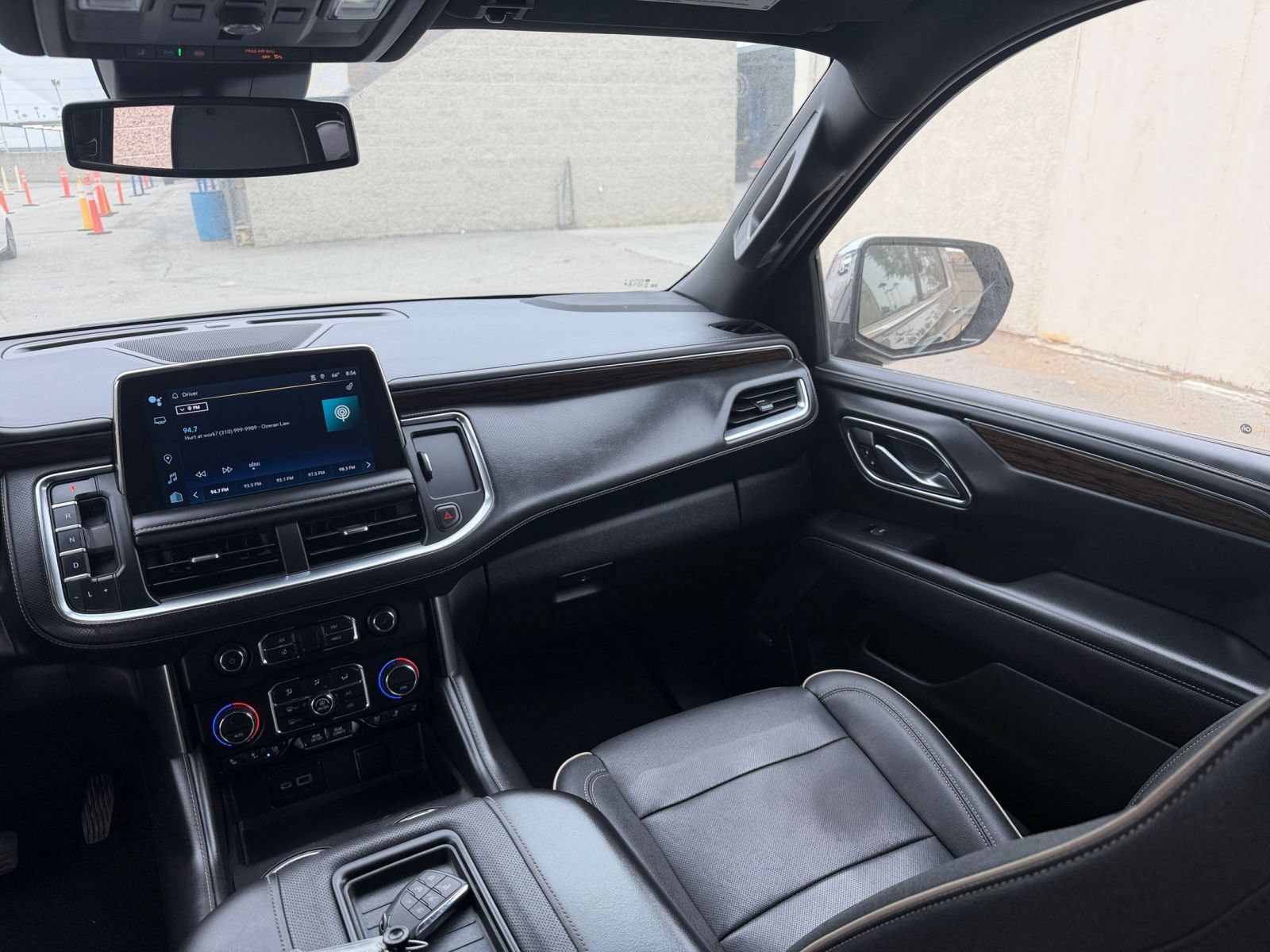 Used 2023 Chevrolet Suburban Premier AWD/4WD image 38