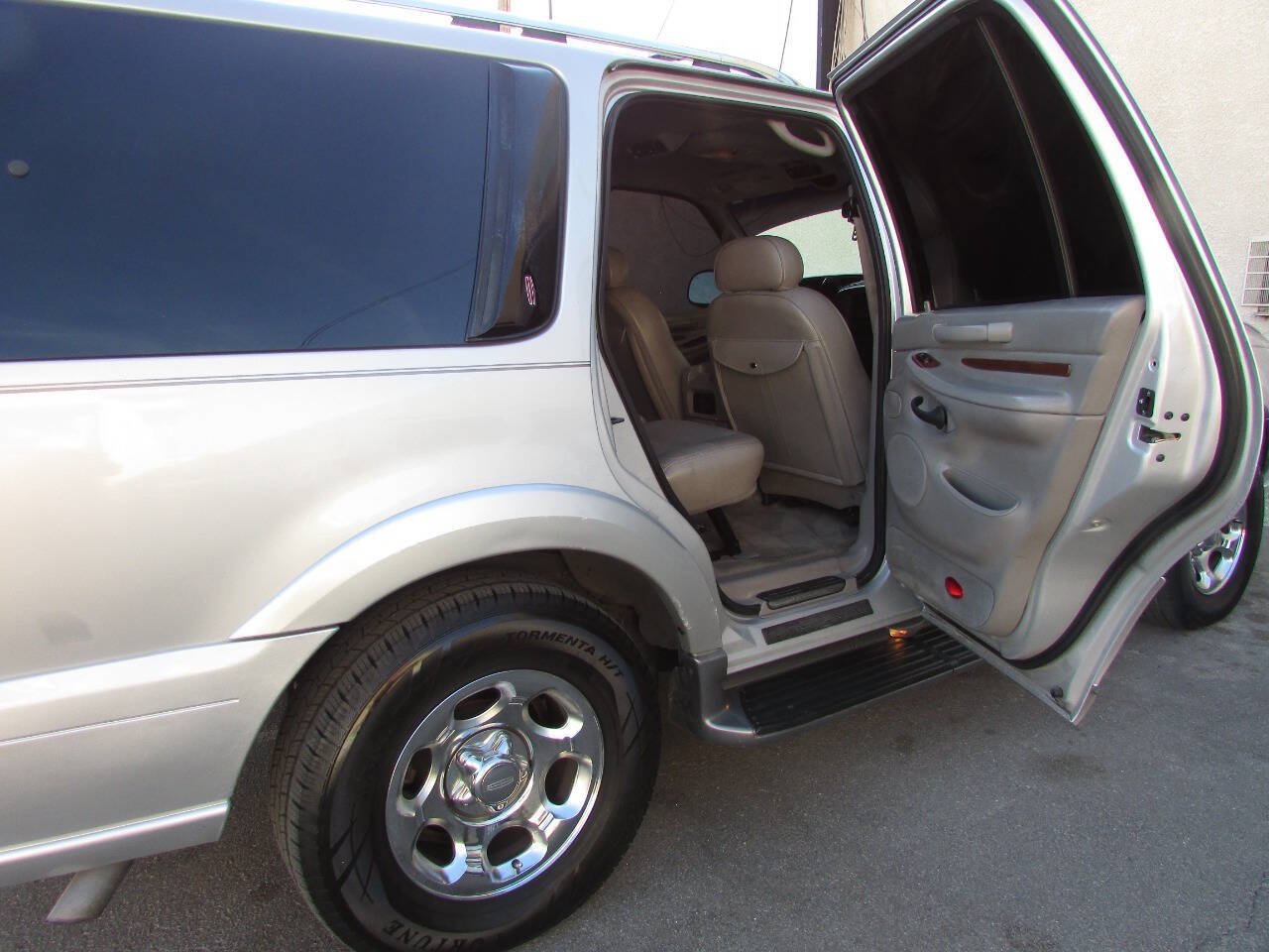 Used 2000 Lincoln Navigator 4WD image 18