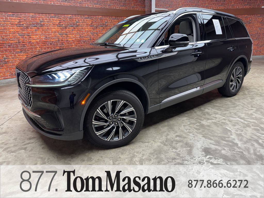 Used 2025 Lincoln Aviator AWD image 1