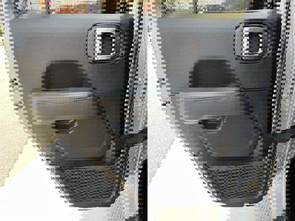 Used 2020 Jeep Wrangler Unlimited Sahara image 15