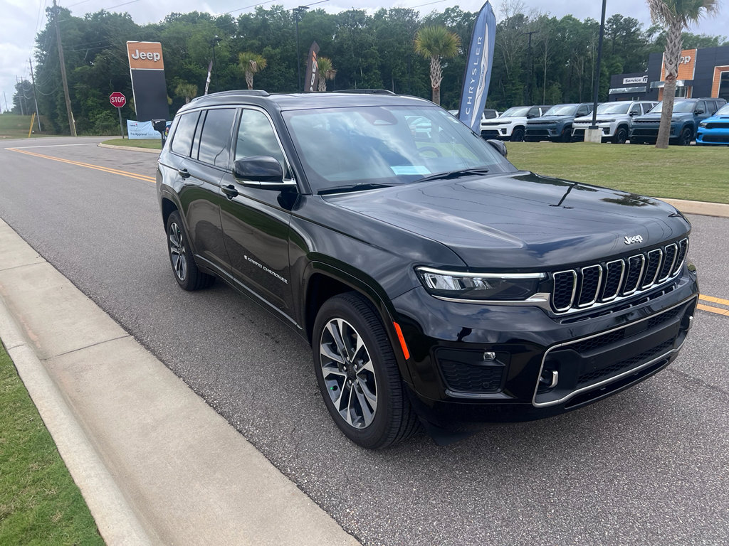 Certified 2025 Jeep Grand Cherokee L Overland w/ Advanced Protech Group III AWD/4WD image 1