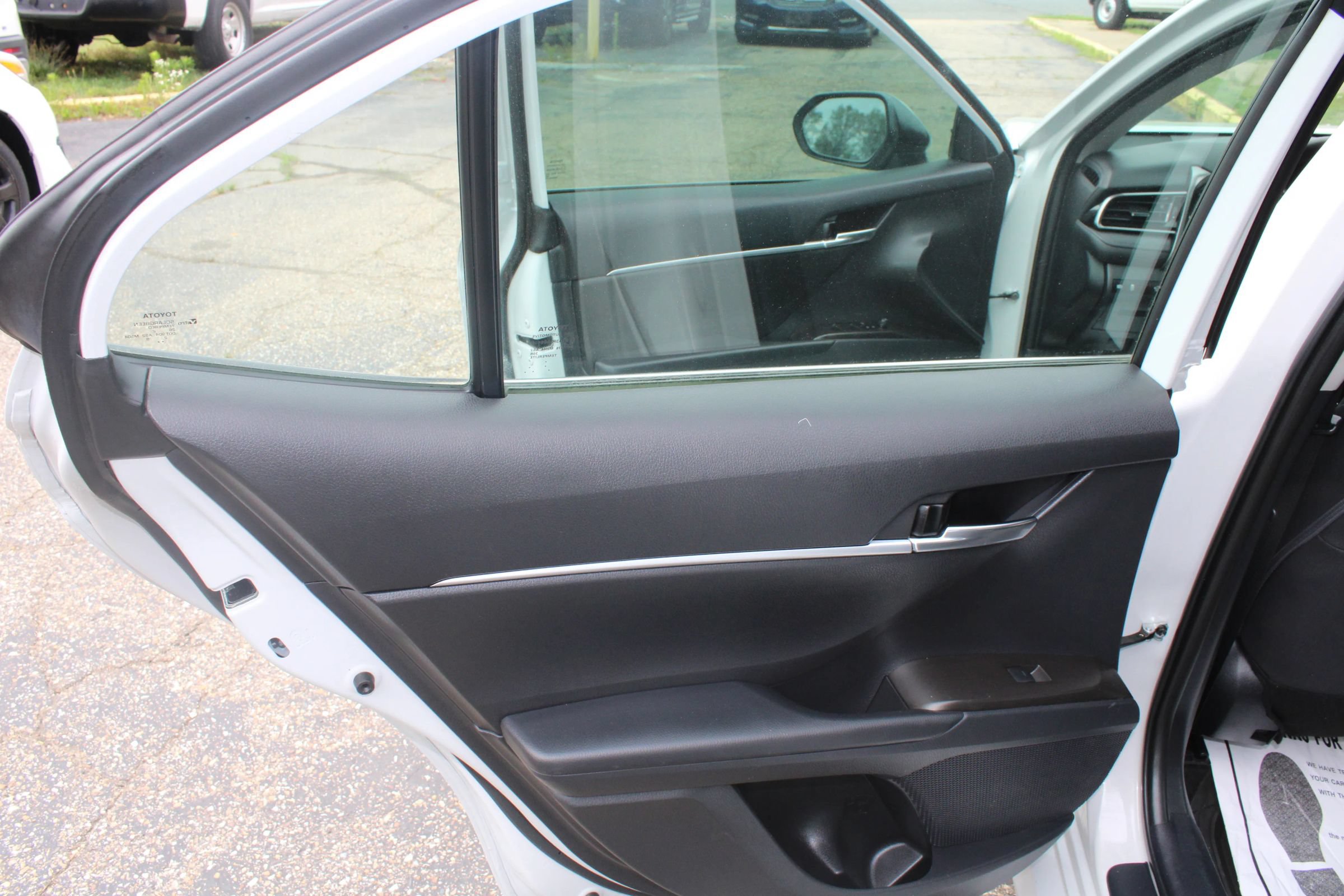 Used 2023 Toyota Camry LE FWD image 18