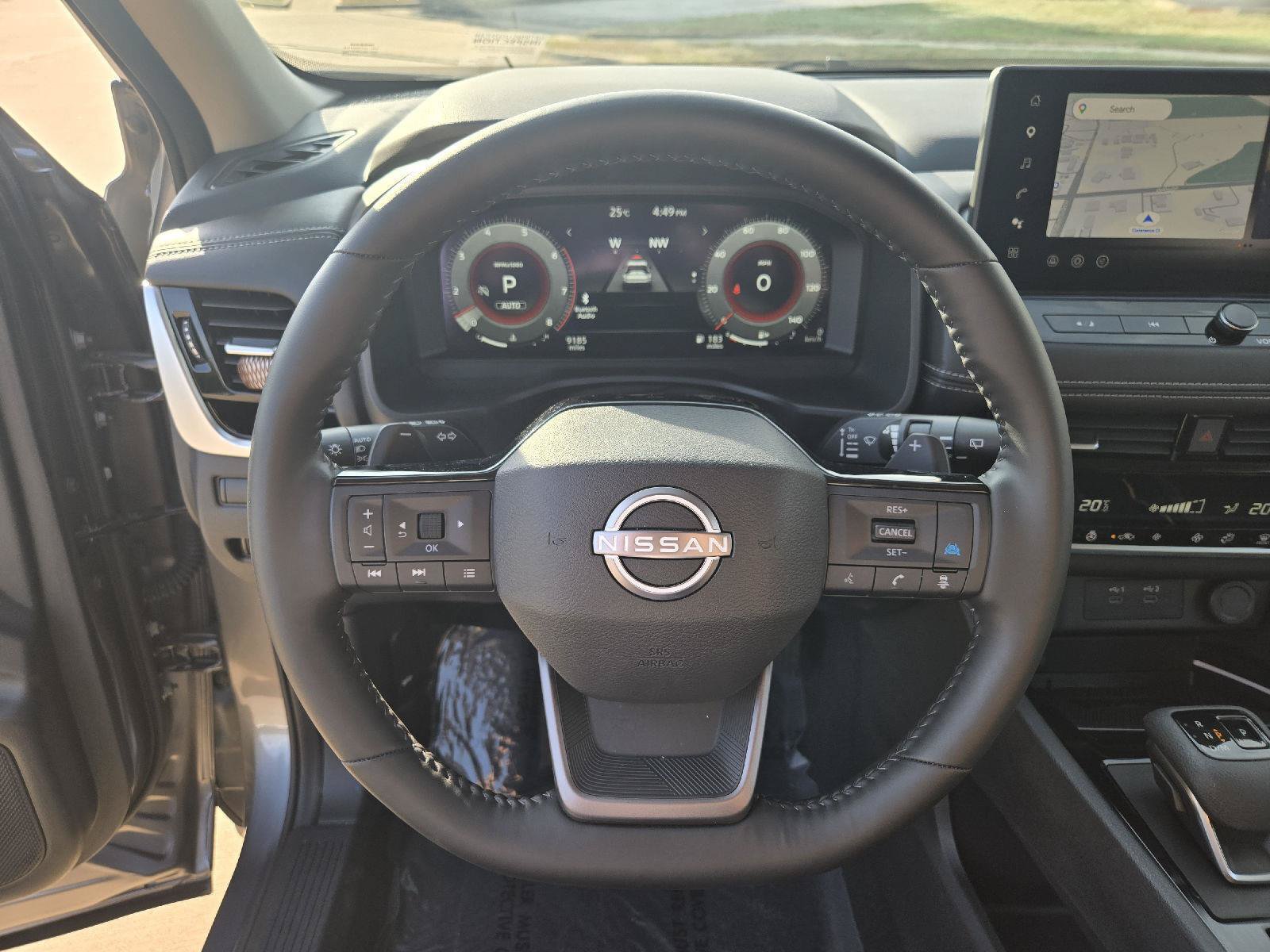 Used 2025 Nissan Rogue SL AWD/4WD image 16