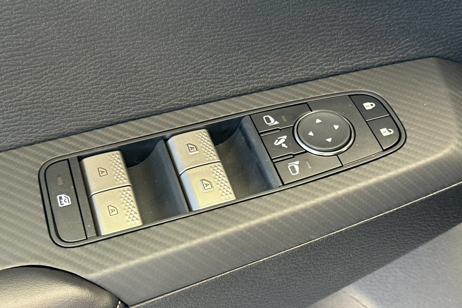 New 2026 Nissan Rogue Platinum AWD/4WD image 13
