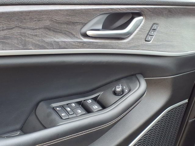 Used 2023 Jeep Grand Cherokee Limited w/ Black Appearance Package image 9