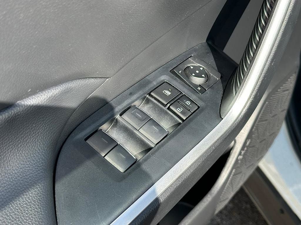 Used 2024 Toyota RAV4 XLE FWD image 15