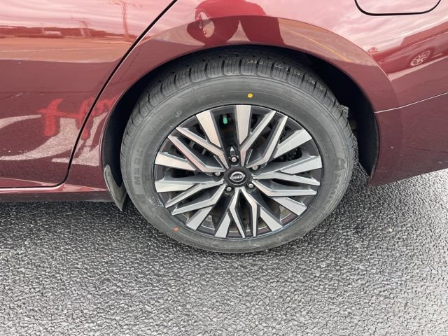 Used 2025 Nissan Altima 2.5 SV FWD image 4