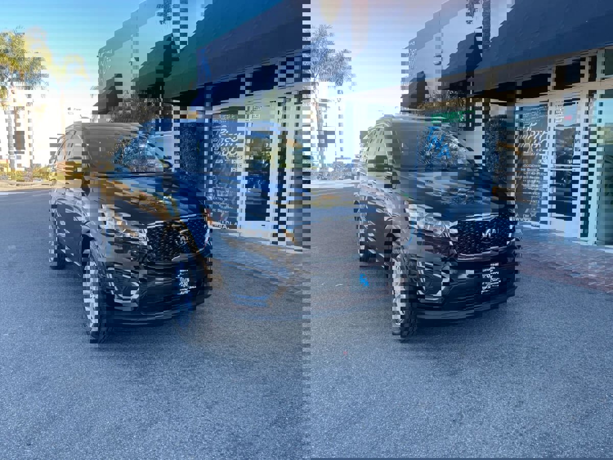 Used 2016 Kia Sorento LX w/ LX Convenience Package image 3