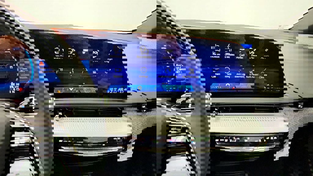 Used 2026 Cadillac Optiq Luxury 1 AWD/4WD image 17