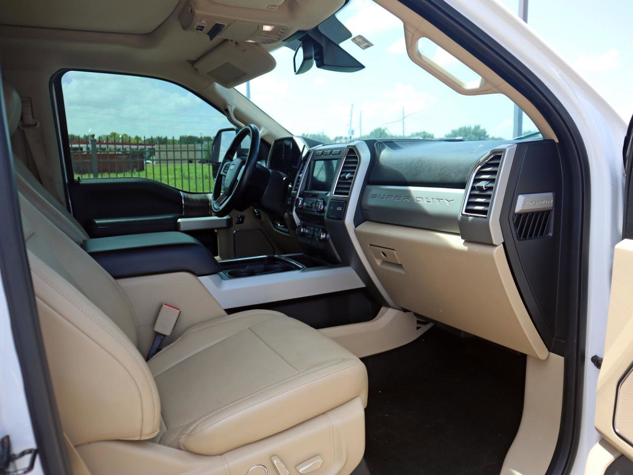 Used 2017 Ford F350 Lariat w/ Lariat Ultimate Package AWD/4WD image 16