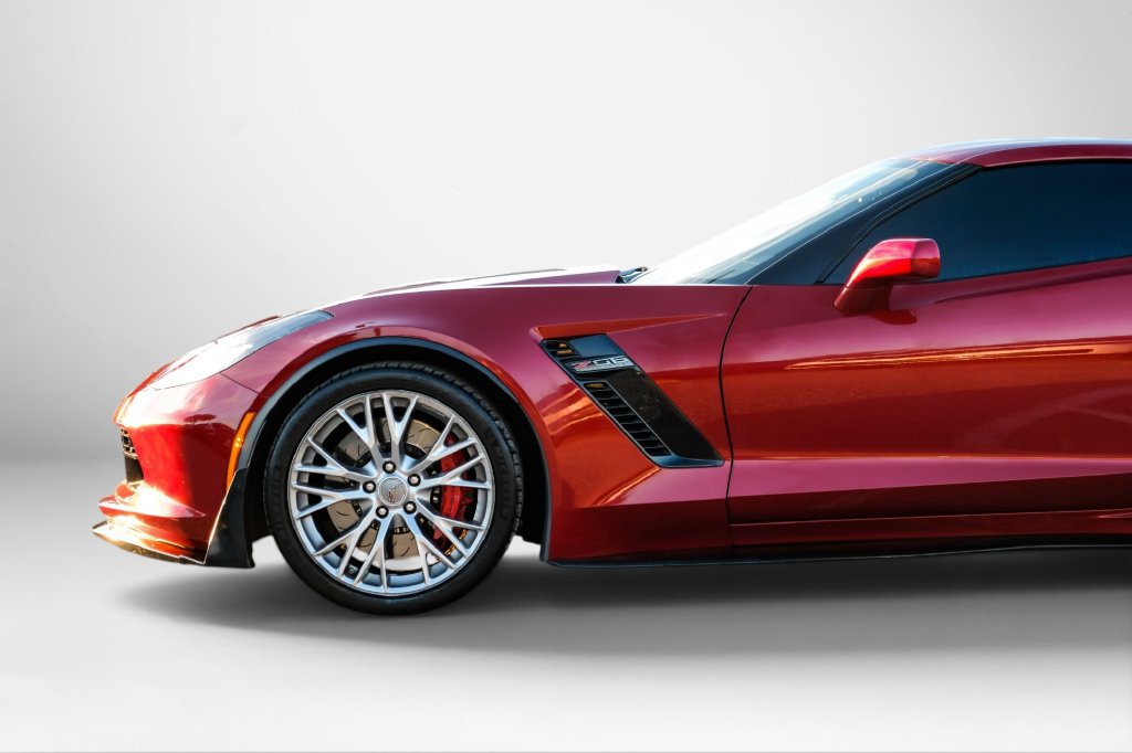 Used 2015 Chevrolet Corvette Z06 w/ 2LZ Preferred Equipment Group RWD image 11