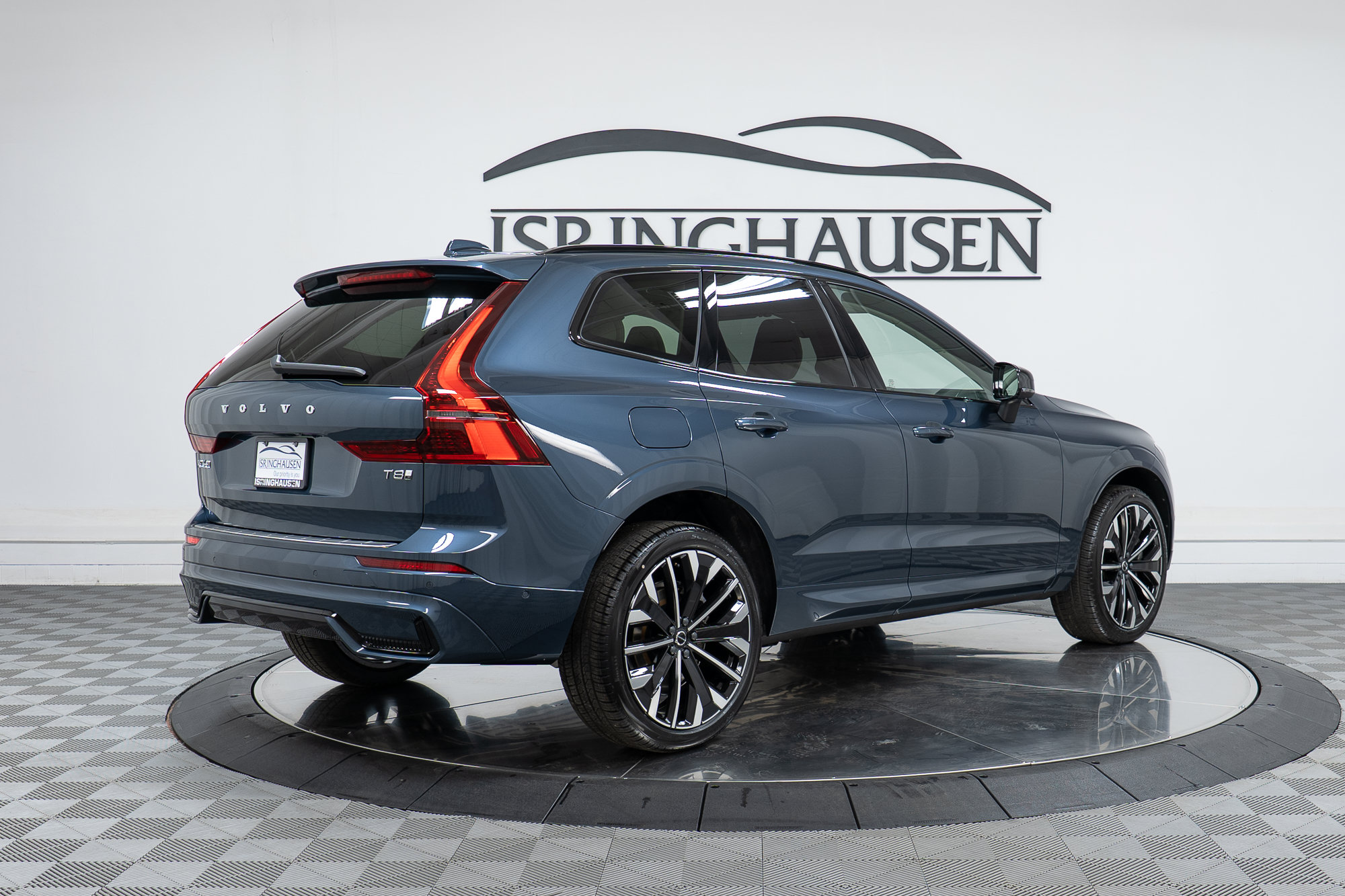 New 2026 Volvo XC60 T8 Ultra w/ Climate Package AWD/4WD image 5