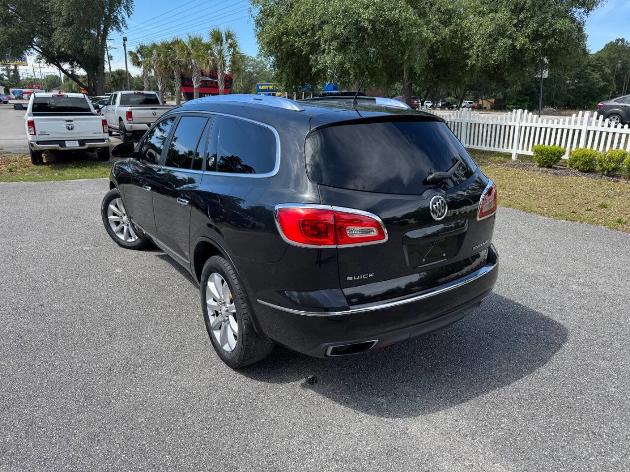 Used 2015 Buick Enclave Premium w/ Experience Buick Package FWD image 4