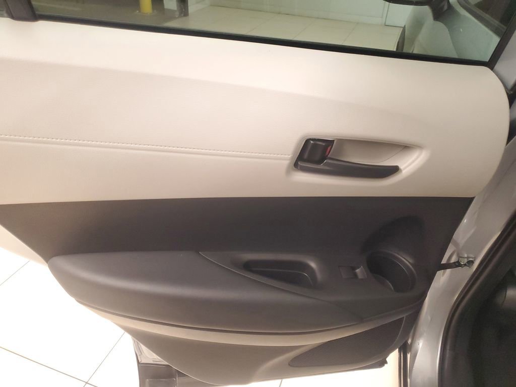 Certified 2022 Toyota Corolla Cross L image 13