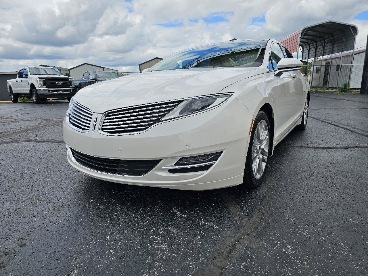 Used 2014 Lincoln MKZ Hybrid w/ Equipment Group 202A Reserve FWD image 2