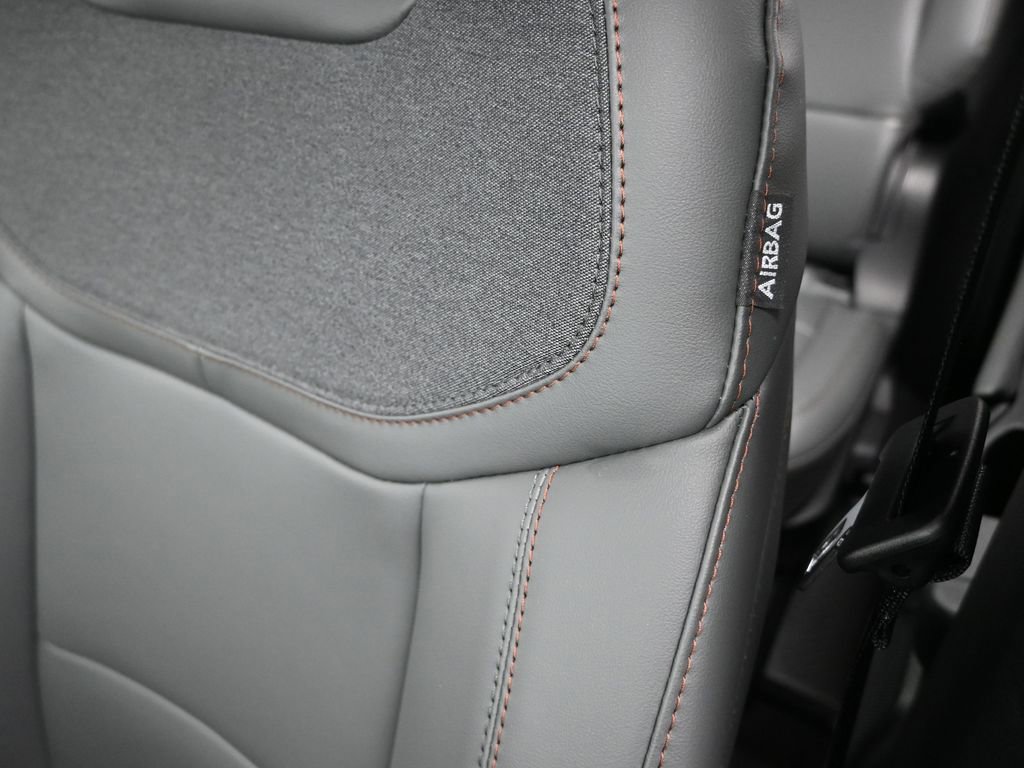 New 2026 Ford Explorer Active w/ Active Comfort Package image 25