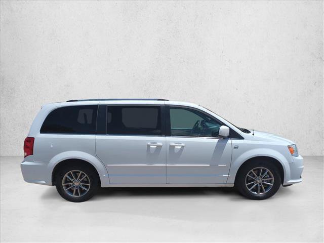 Used 2014 Dodge Grand Caravan SXT FWD image 4