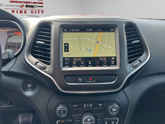 Used 2019 Jeep Cherokee Trailhawk w/ Comfort & Convenience Group AWD/4WD image 2