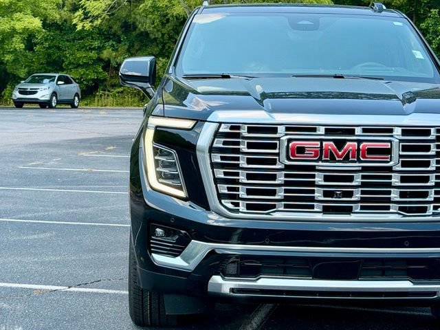 Used 2026 GMC Yukon Denali w/ Denali Reserve Package AWD/4WD image 13