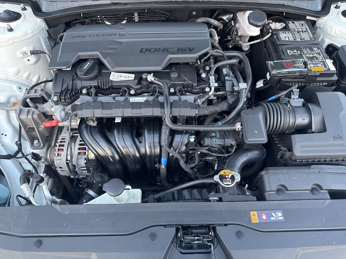 Used 2023 Hyundai Elantra SE FWD image 47
