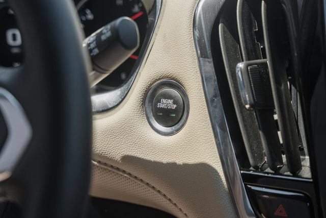 Used 2023 Chevrolet Traverse Premier AWD/4WD image 33