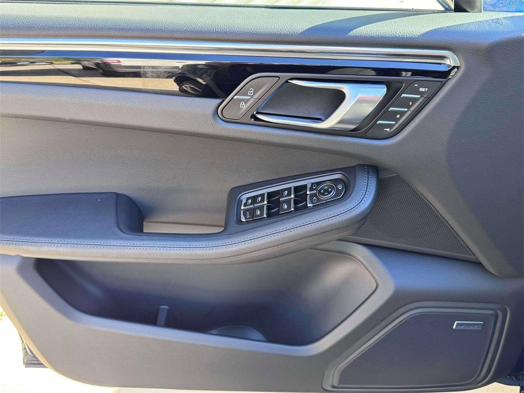 New 2026 Porsche Macan AWD/4WD image 19