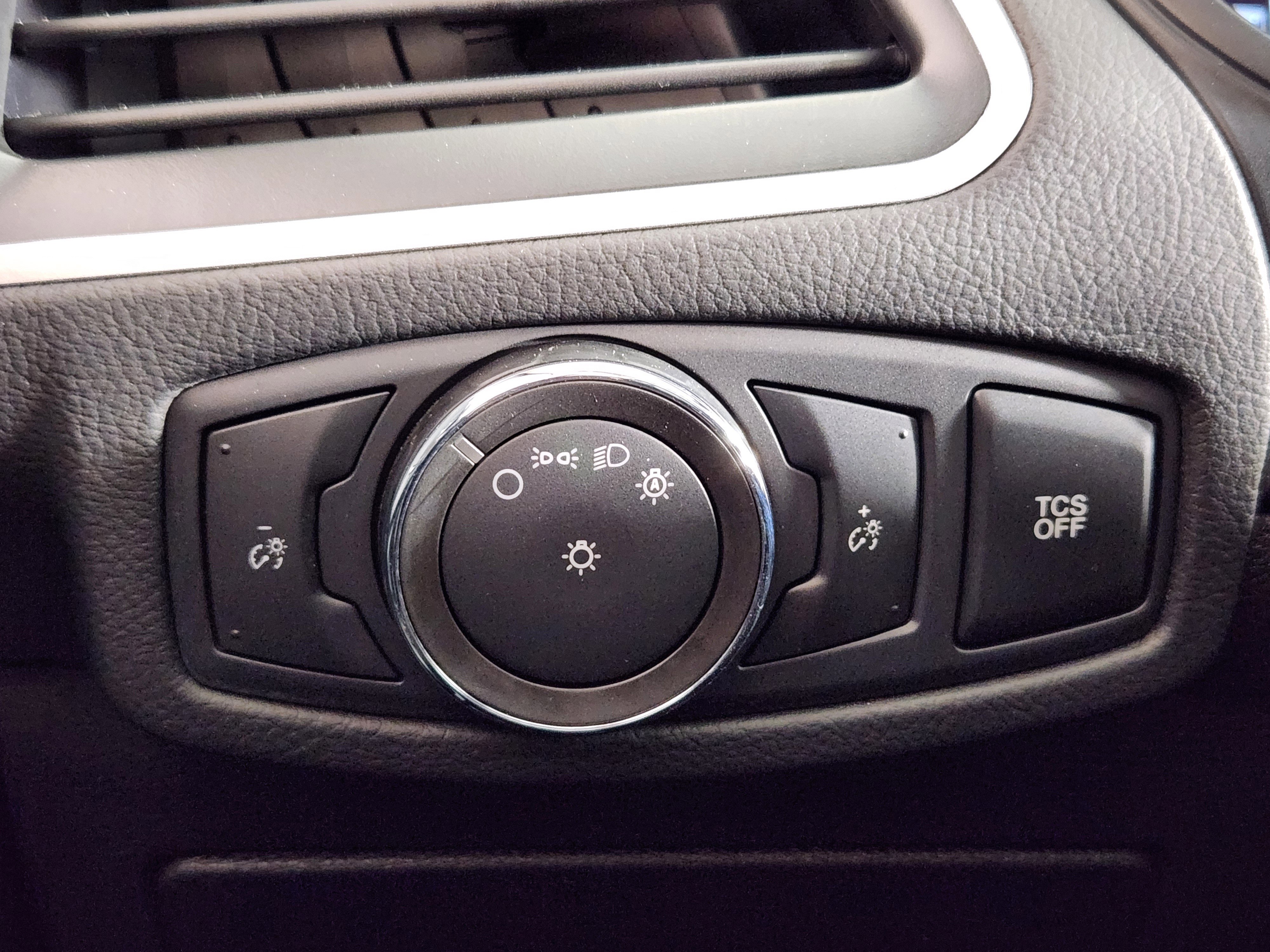 Used 2022 Ford Edge SE w/ Black Appearance Package image 27